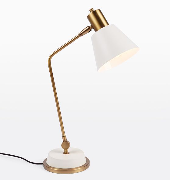 Lynwood single outlet task lamp